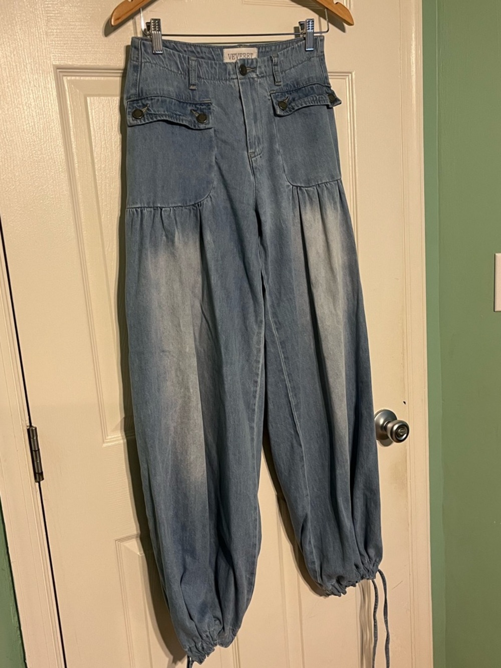 Veveret Ankle Drawstring Wide Denim Jeans (Two Looks!) - Size S
